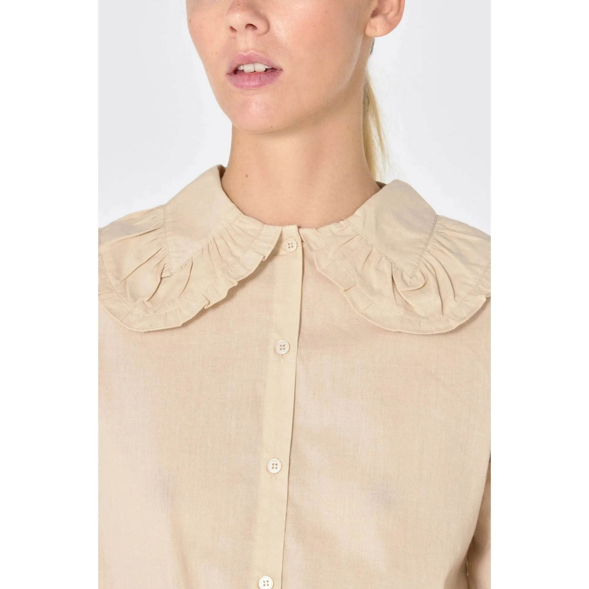 The Tiny Big Sister - Frill neck blouse - vanilla